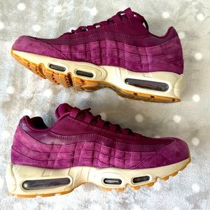 Nike ‘95 AirMax Sneakers.